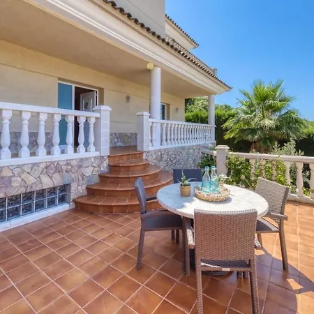 Sleeps 7 Pool Wifi Willa Lloret de Mar